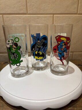 Vintage DC Comics Collector Glass Set Superheroes Glasses Set of 3 10 oz USED